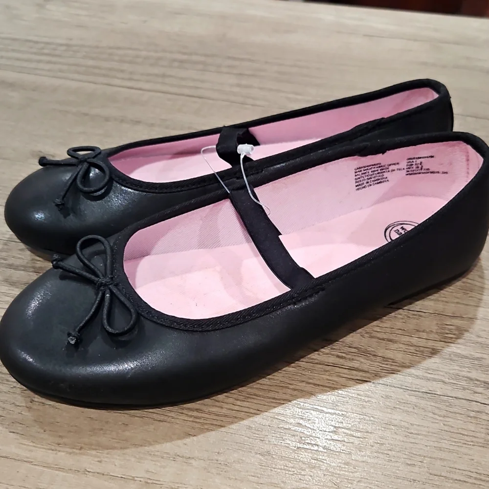 Wobdet nation Girl's Size 1 black bow ballet flats